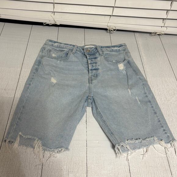 Cello Light Wash Distressed Denim Shorts Size Large - Picture 1 of 12